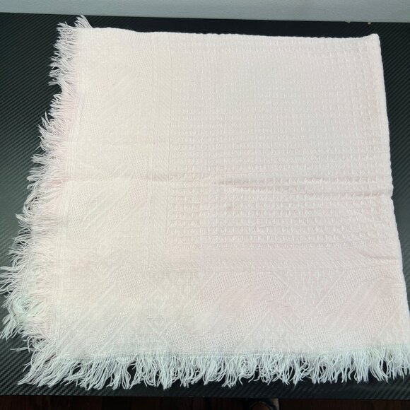 VTG Soft Pink Fringed Acrylic Throw Blanket Textured Pattern Embroidered Accents - Picture 4 of 6